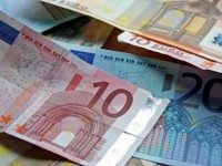 Баба остави 6000 евро под пейка в музей в Плевен, после даде още 2000 евро на измамница