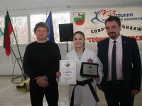 Плевенчанката Ивет Горанова спечели злато от Европейското първенство по карате за юноши и младежи