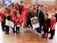 Плевенски клубове със специален „Дипломъ“ от дъбово дърво от Фестивала за любители на български хора „Пролетно хоро“