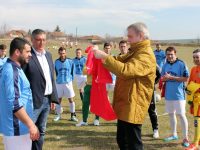 Румен Петков дари екипи на футболния отбор на Гривица
