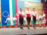 ПГ по туризъм спечели първо място в конкурс за народни танци