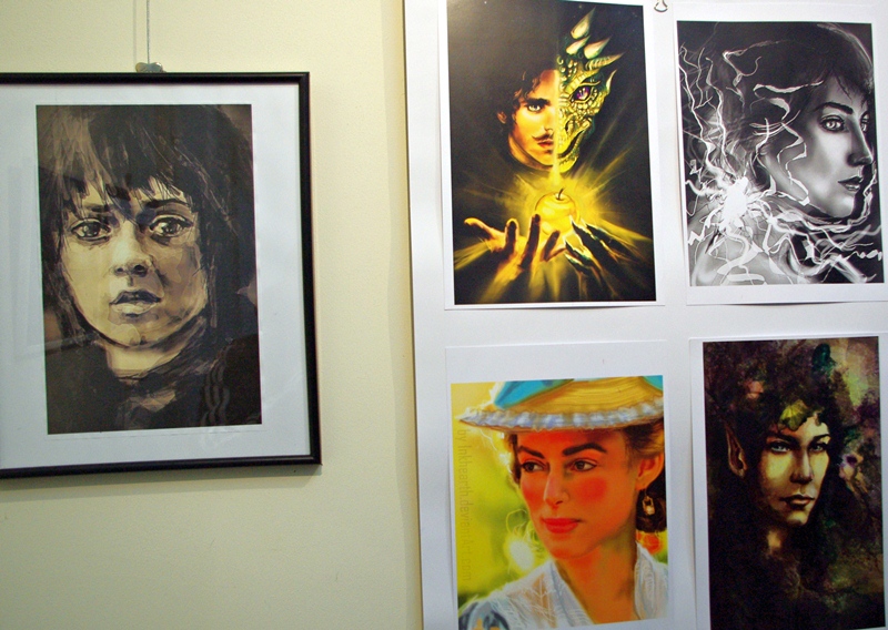 Талантлива млада художничка откри изложба в Плевен