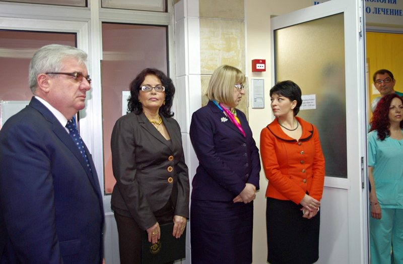 Шефката на Парламента и здравният министър откриха модернизирана клиника в Плевен