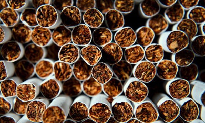 Над 100 кутии с цигари без бандерол в дома на криминално регистриран в Ставерци