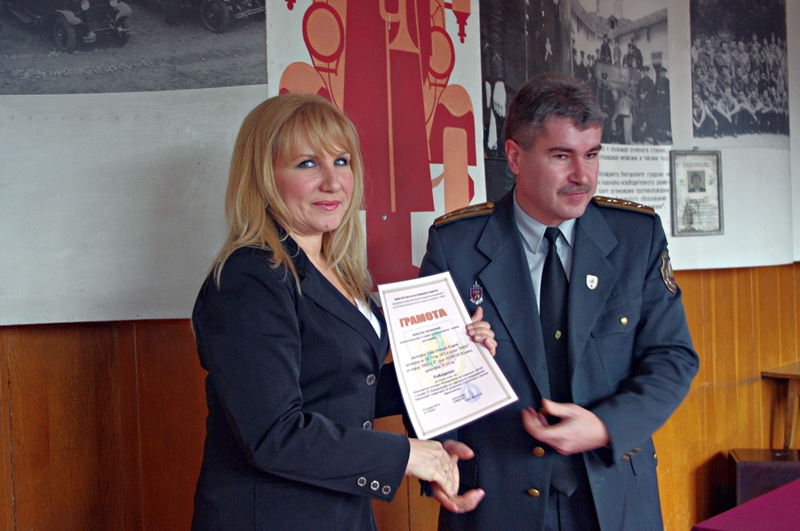 Инспектор Надя Коцева с награда от  Национален конкурс „Пожарникар на годината”