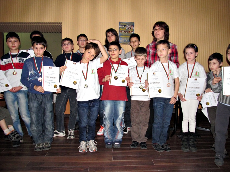 Известни са 16-те финалисти от шахматната верига „Млад гросмайстор“
