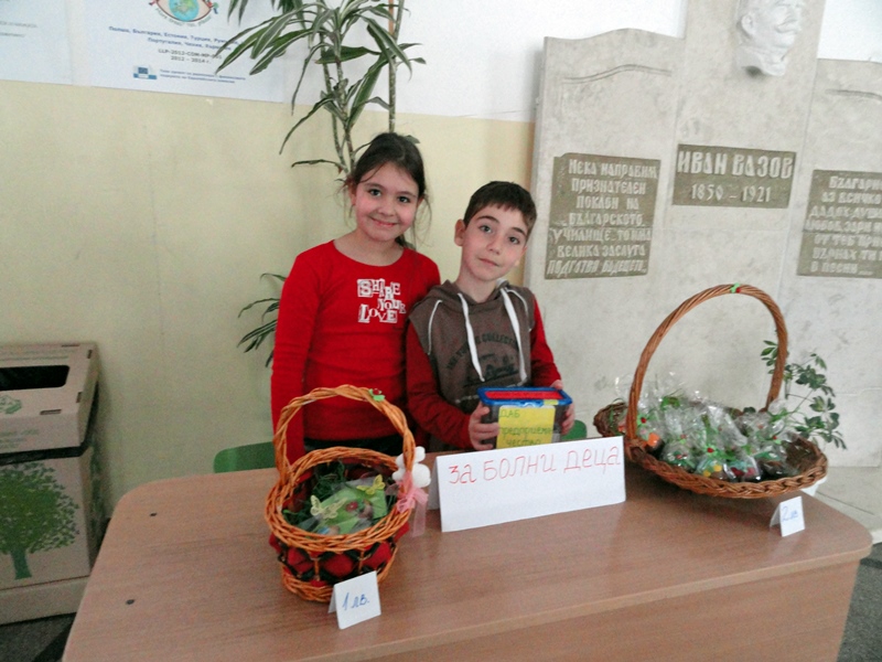 С великденска изложба второкласници от СОУ „Иван Вазов” събират средства за онкоболни деца