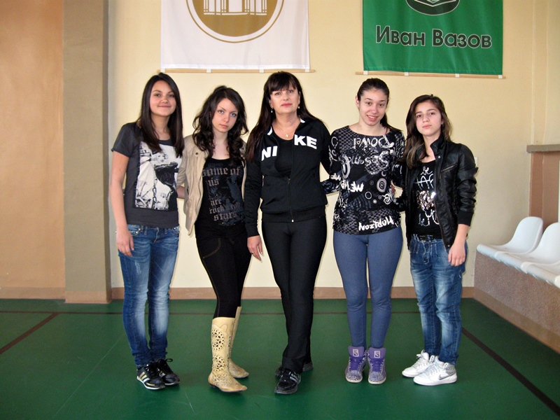 Утре девойките на на СОУ „Иван Вазов” играят на Републиканското по тенис на маса