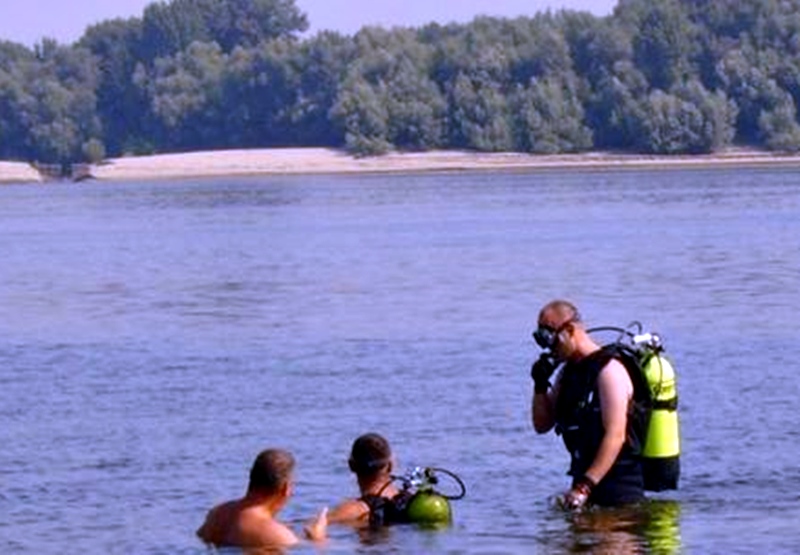 Военнослужещи упражняваха в Дунав водолазни спускания