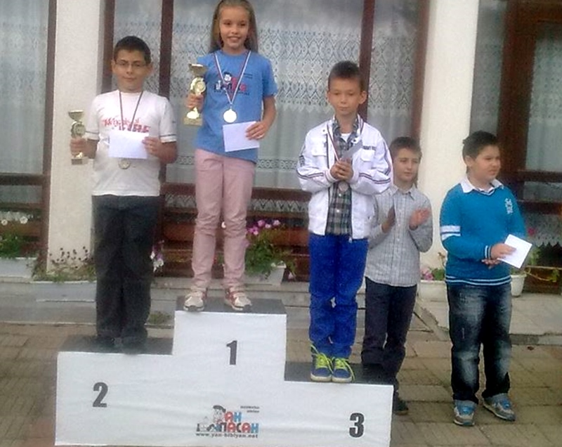 Валентин Митев с бронзов медал от детски шахматен турнир в село Байлово