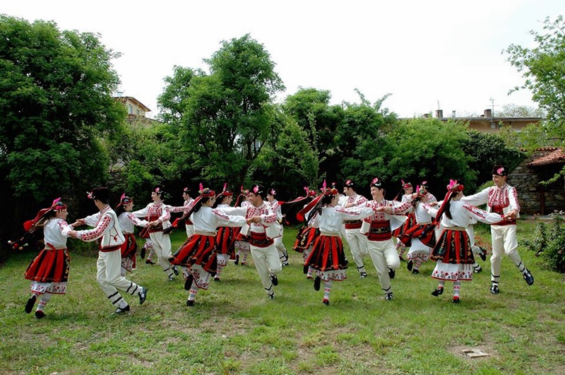 Традиционна българска сватба пресъздават в „Български корен”