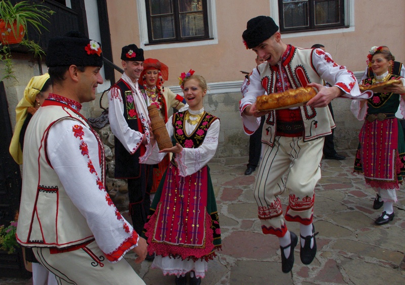 Традиционната българска сватба оживя в механа „Български корен”
