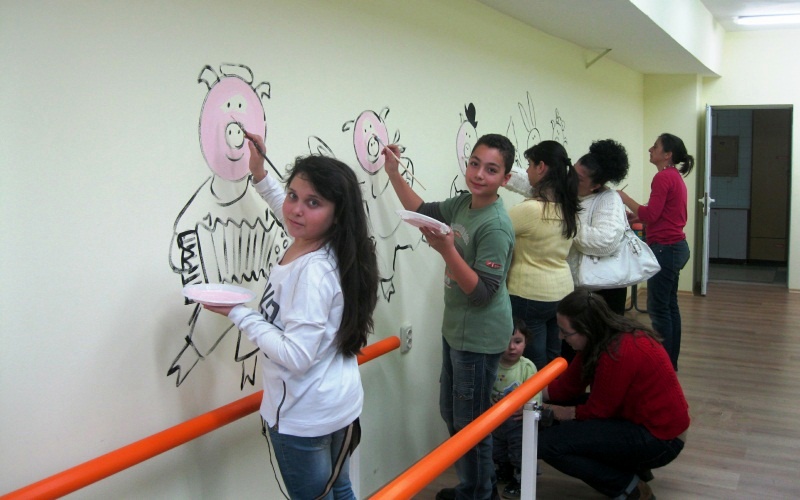 Вазовци участваха в инициативата „Деца рисуват за деца”