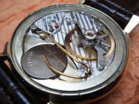 3 януари 1957 г. – обявен е първият часовник, захранван от батерия