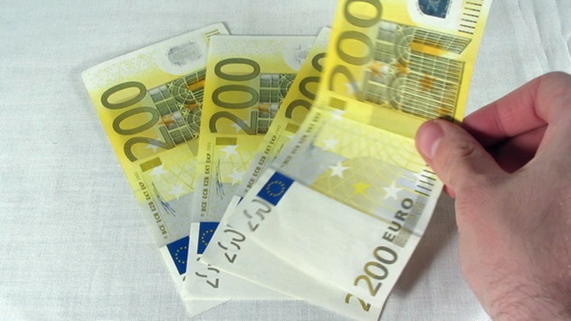 Измамник представил фалшиви документи, за да изтегли кредит от 64 000 евро