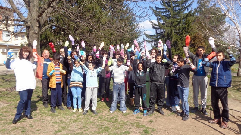 С шарени чорапчета в ПУ „Асен Киселинчев“ отбелязват Международния ден на хората със Синдром на Даун