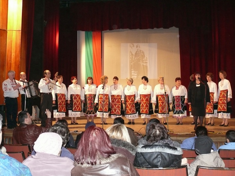 Вечните песни на България звучаха в Левски за Трети март