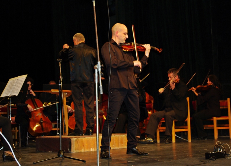 Чавдар Вълков и „Цигулката в киното“ отново на бургаска сцена