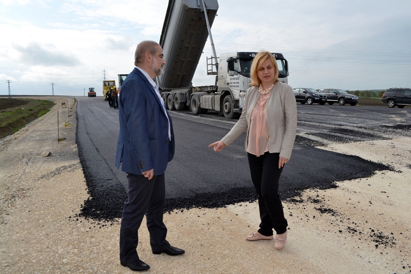 Министър Терзиева за магистрала „Хемус”: От Ябланица до разклона за Плевен и Ловеч  вече се работи по идейния проект