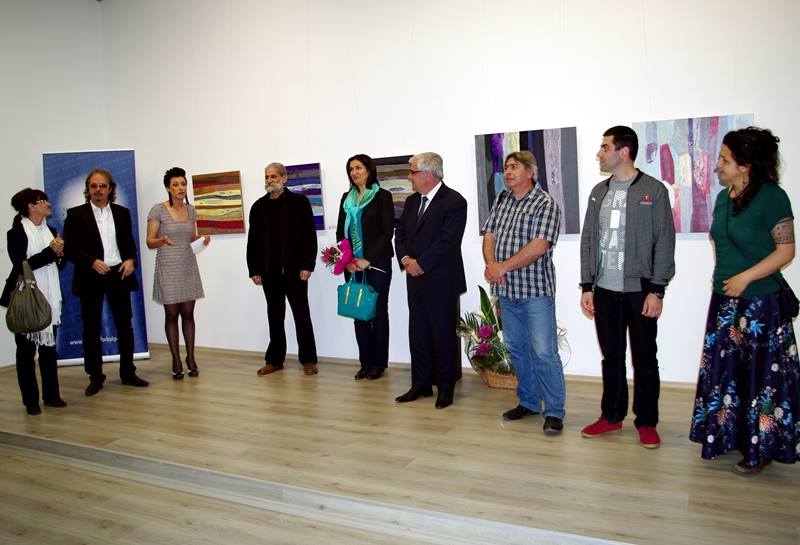 Осем творци подредиха съвместна изложба в Артцентъра
