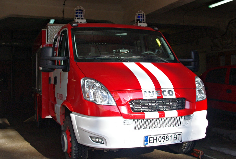 Екипи на плевенската Пожарна се включиха в спасителните операции в Мизия
