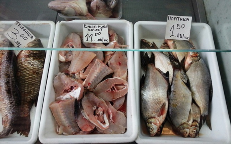 Риба без декларация за произход откриха на борса в Никопол