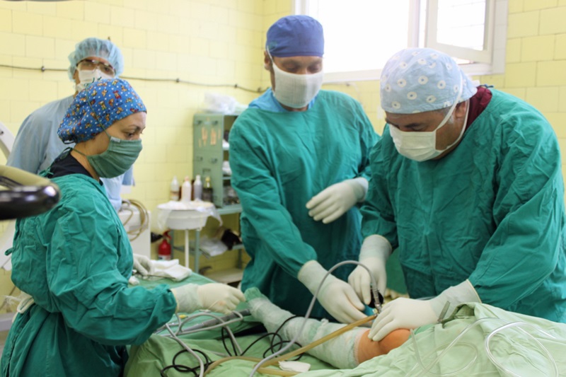 Уникална операция извършиха в Клиниката по ортопедия и травматология при УМБАЛ – Плевен
