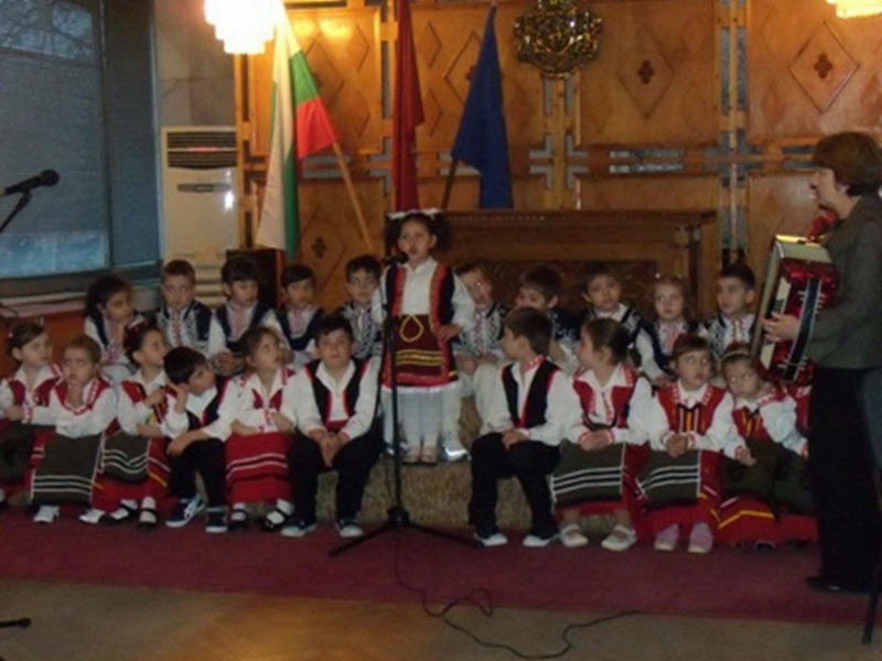 Детската фолклорна школа в Червен бряг приема нови възпитаници