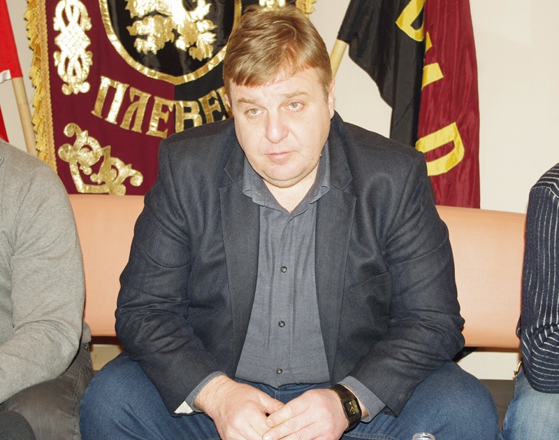 Каракачанов в Плевен: Не ме изкушава мисълта да видя снимката си в някое министерство