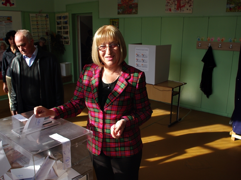 Цецка Цачева призова в Плевен за висока активност в гласуването!