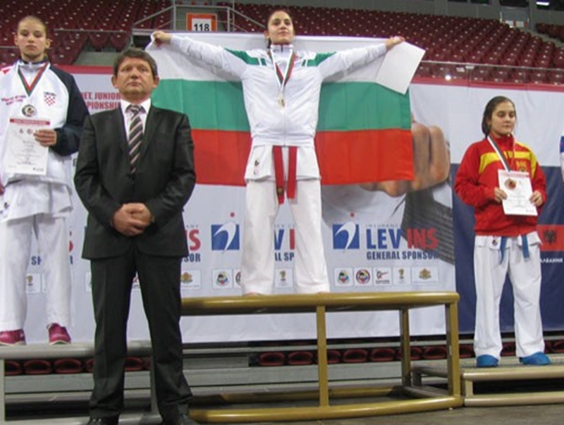 Плевенчанка е Балканска шампионка по карате!