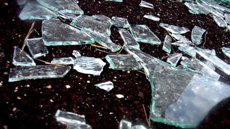 Разкриха 27-годишен плевенчанин, строшил с камъни стъклата на 4 банки в града