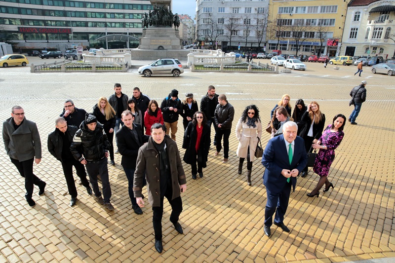Младежи от Плевенско усетиха ритъма на парламентарния живот по покана на Васил Антонов (галерия)