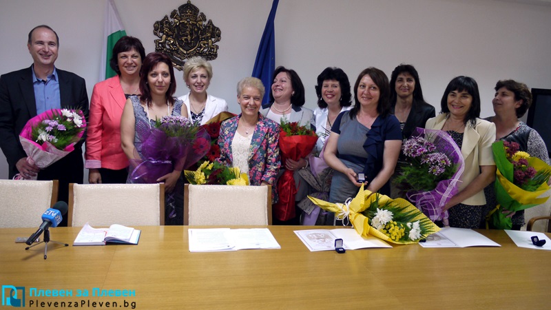 12 преподаватели от област Плевен станаха носители на приза „Неофит Рилски“