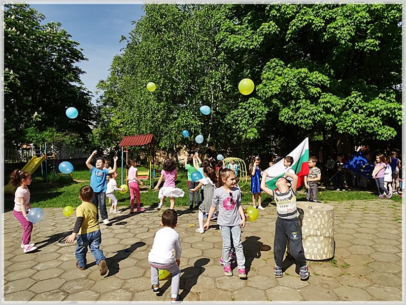 Децата от детска градина „Юнско въстание“ – Плевен отпразнуваха десетия рожден ден на eTwinning