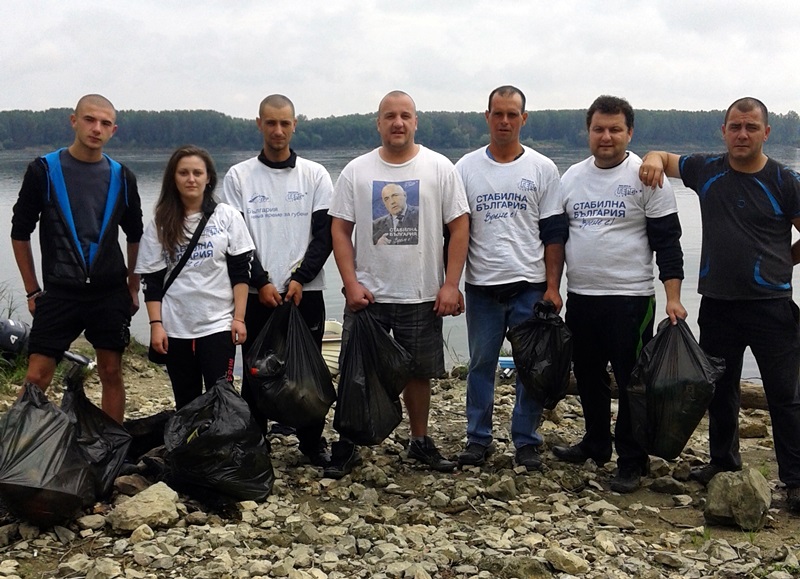 Активисти на ГЕРБ – Гулянци се включиха в международното почистване на река Дунав