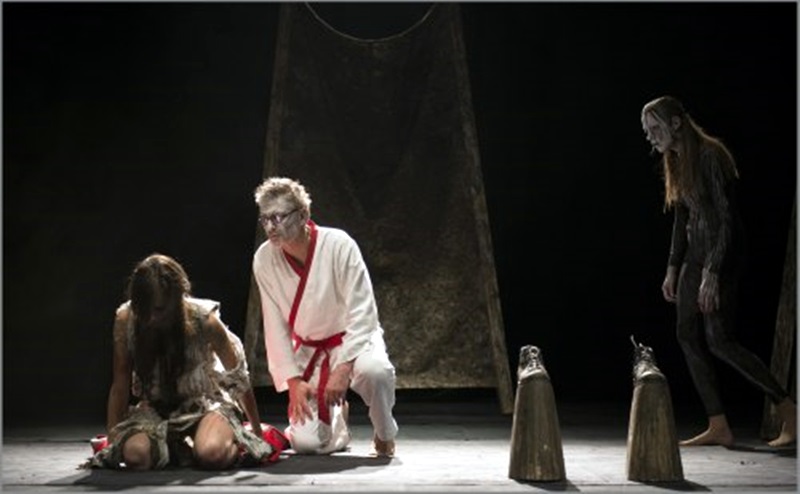Театър „София“ гостува на плевенска сцена с „Антигона“ (видео)