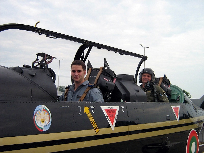 Курсанти-летци от Випуск 2015 положиха държавен изпит на летището в Долна Митрополия