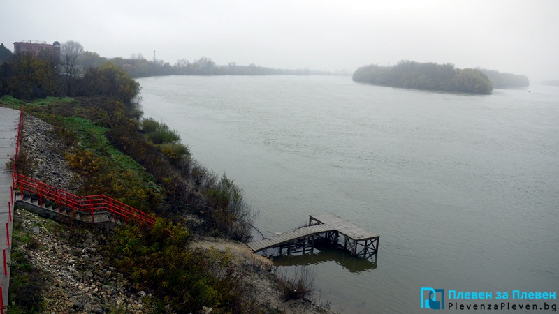 Ниското ниво на Дунав затруднява корабоплаването в участъка край Белене