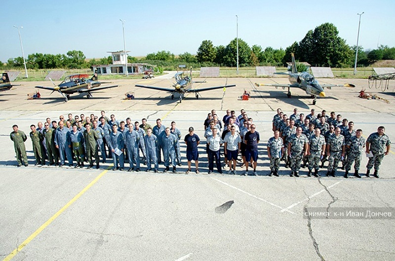 Курсанти-летци от Долна Митрополия с първи самостоятелни полети