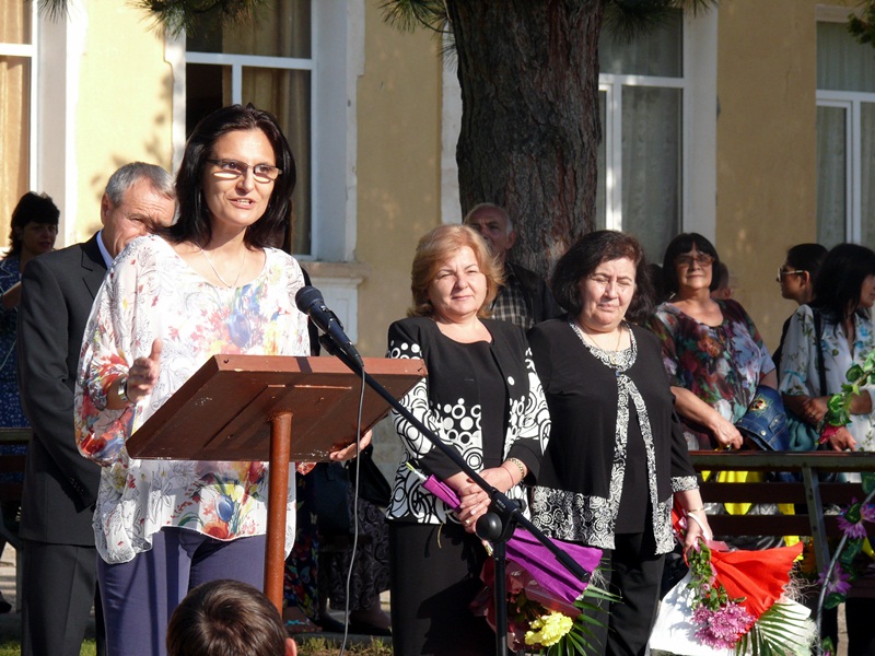 Кметът на Левски Любка Александрова откри новата учебна година в СОУ „Крум Попов”
