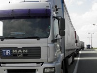 От 14 ч. до 20 ч. се ограничава движението на камионите над 12 т по най-натоваренитe пътища
