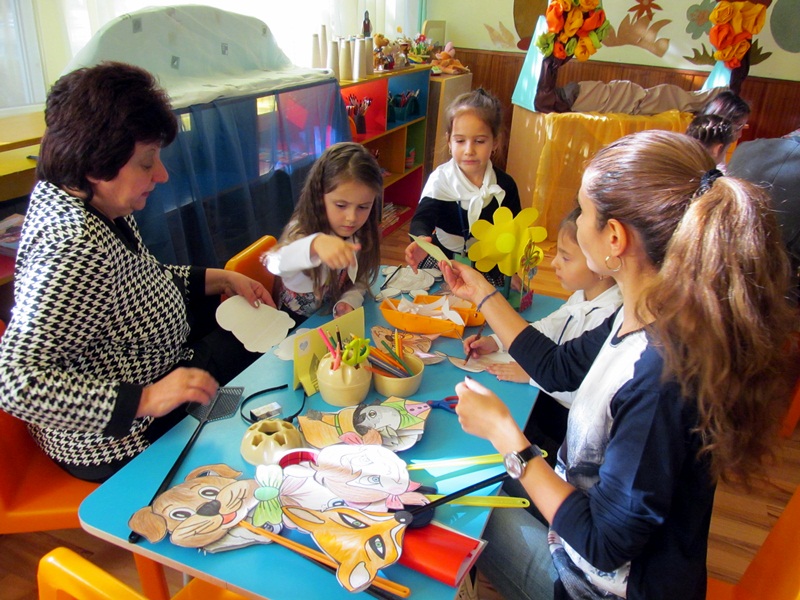 Работилница за кукли отвори врати в ОДЗ „Зора“ – Червен бряг