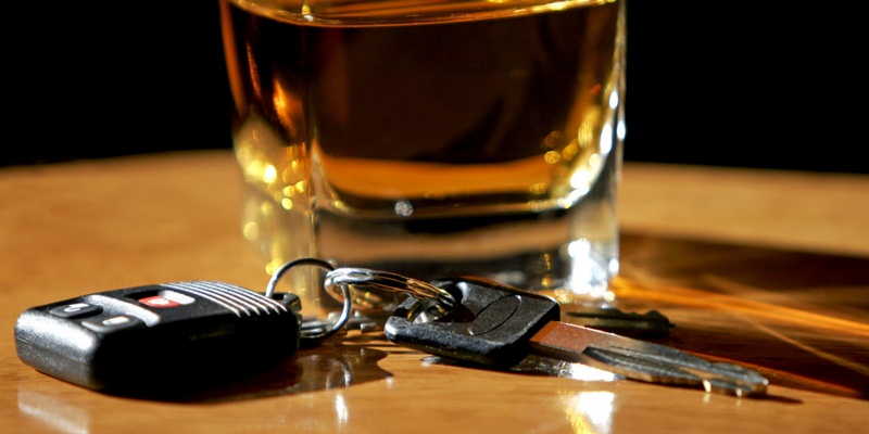 Мъртво пиян шофьор от Червен бряг се метна в дере с „Опел“-а си