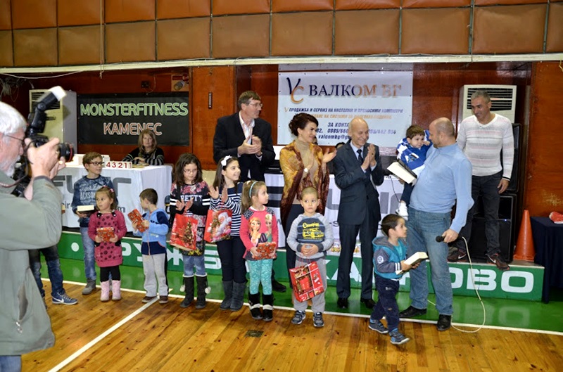 Баронеса Денислава Плевенска и асоциация „Докосни дъгата“ зарадваха деца-диабетици в Хасково и Кърджали