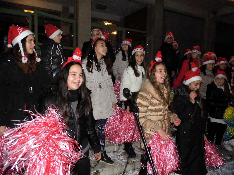С весел празник в Гулянци дадоха старт на Коледно-Новогодишните тържества