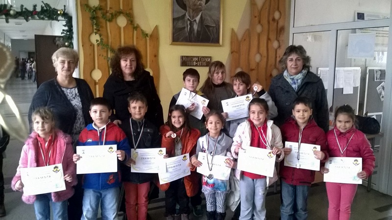 Ученици от Левски премериха сили в Коледно математическо състезание