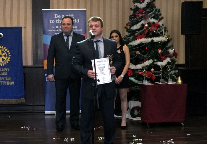Директорът на НУ „Христо Ботев” – Плевен с приз от Ротари за постижения в областта на образованието