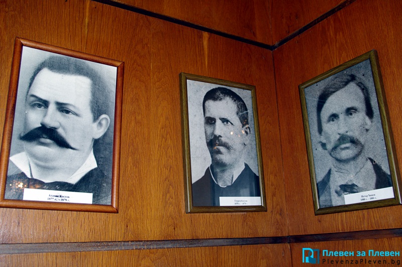 Рисувани портрети заменят фотосите на първите кметове на Плевен в Заседателната зала