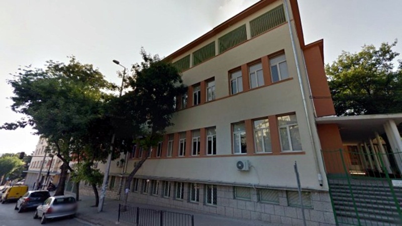 Бащата, набил двама ученици в НУИ „Панайот Пипков“ в Плевен, остава в ареста